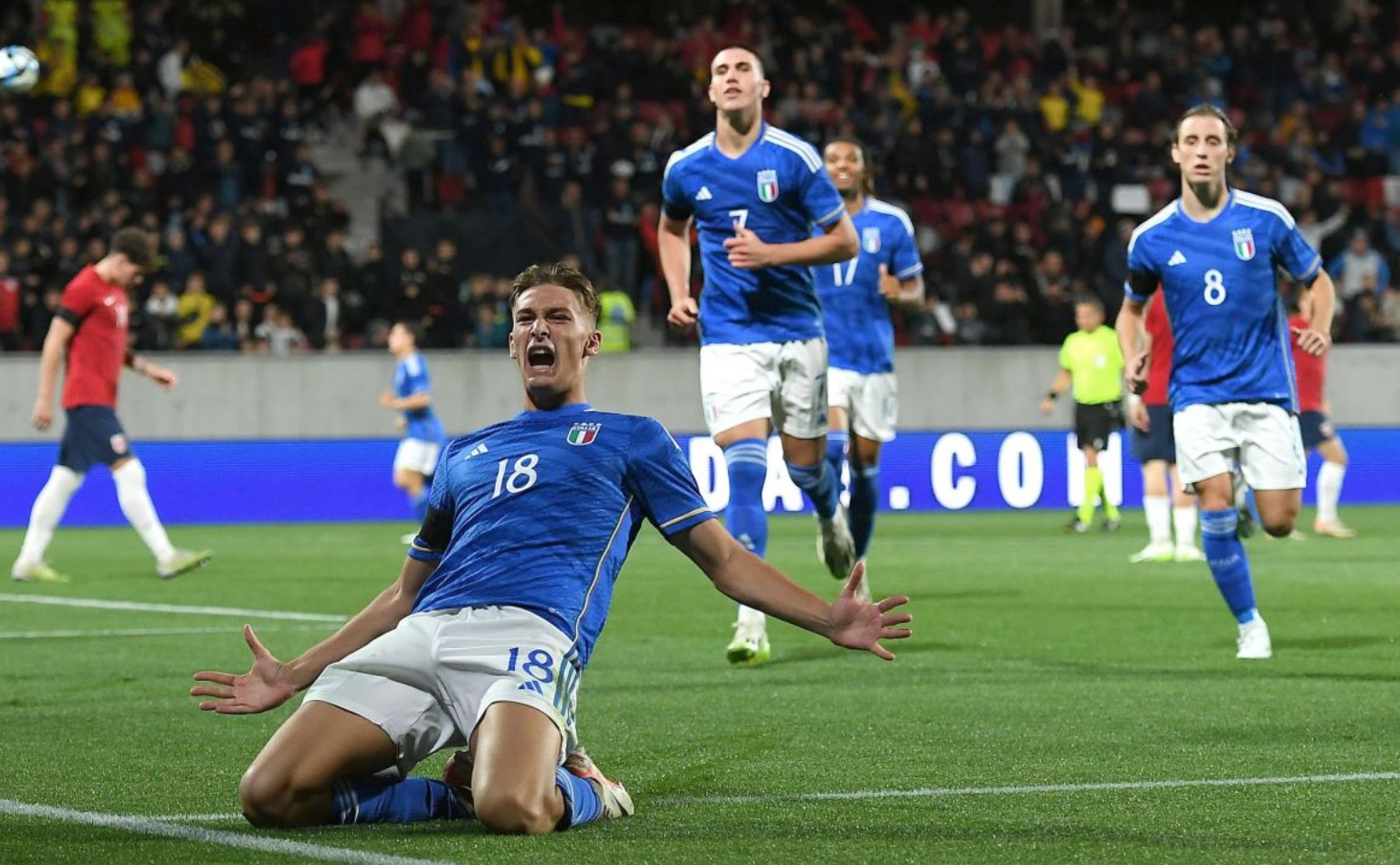 篮球勇士主帅调整防守策略效果明显（勇士主帅调整防守策略成效显著）