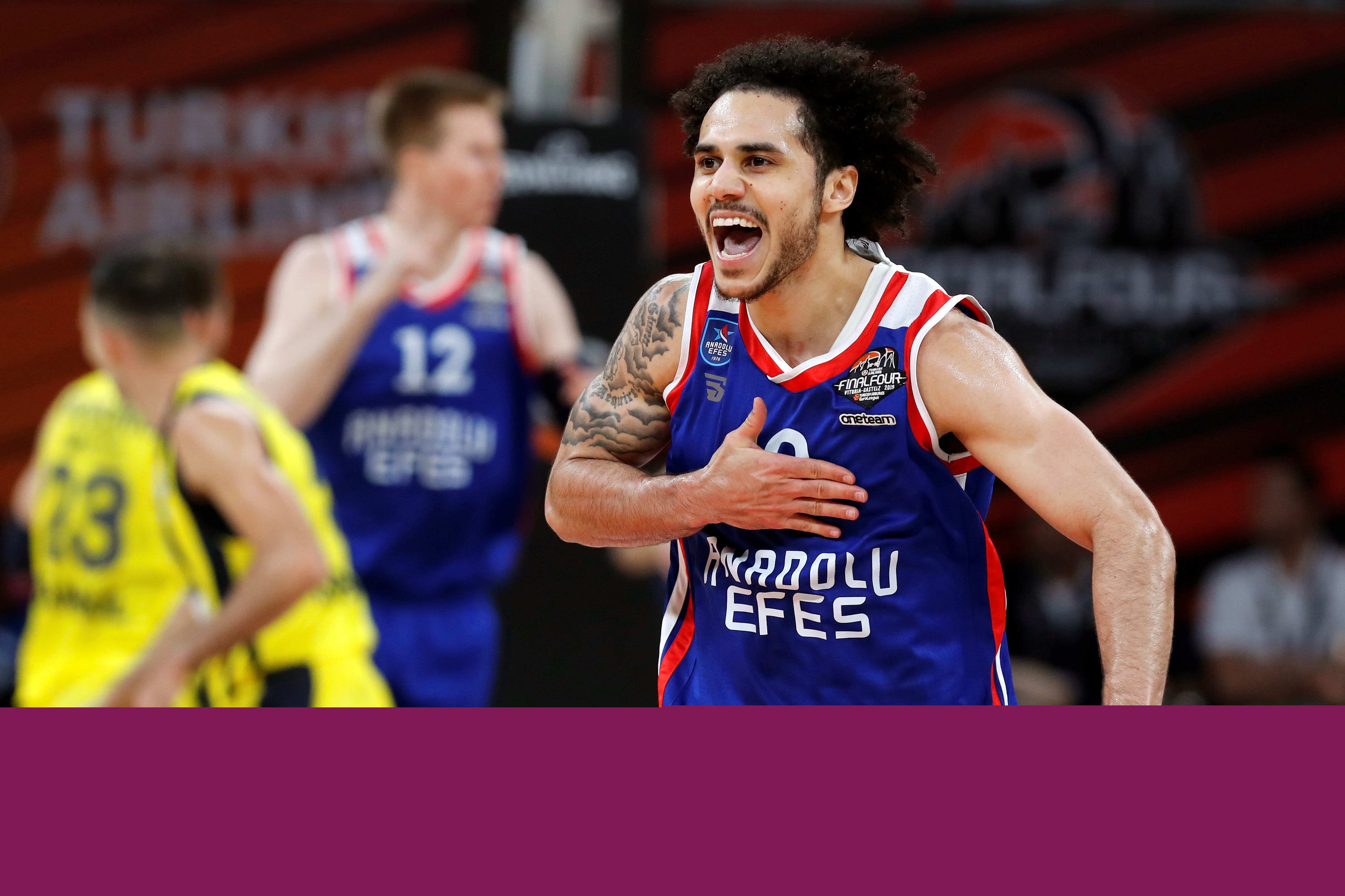 罗体：萨里向洛蒂托要求在一月引进一名高水平中场球员（罗体：萨里请求洛蒂托在冬窗签下一名高水准中场）