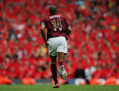 跟队：邓弗里斯很可能缺席米兰德比，奥古斯托做好顶替准备（队记：邓弗里斯恐缺席米兰德比，奥古斯托已准备顶替首发）