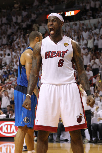 突发！因为没有缴纳认证费用，WBC宣布剥夺克劳福德的拳王头衔（WBC因未缴认证费用宣布取消克劳福德拳王头衔）