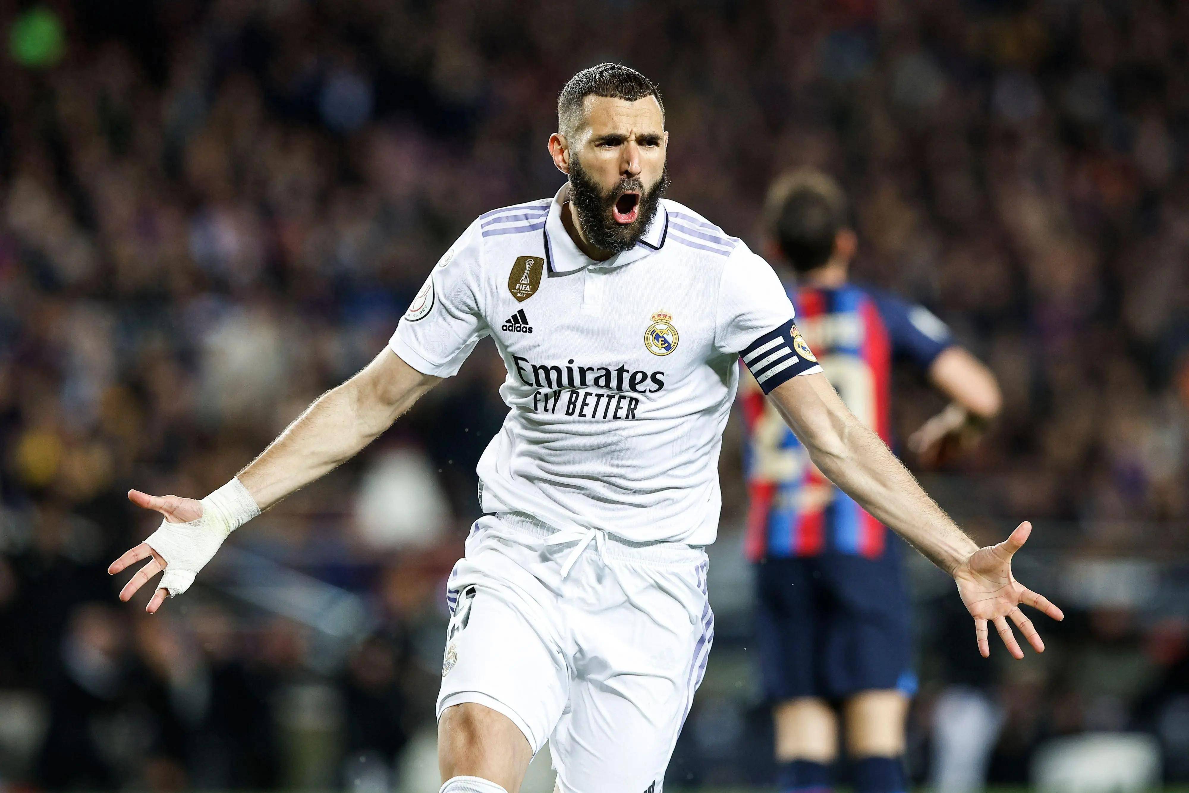 吉拉西无缘2025非洲足球先生奖，他的哥哥在社媒表达不满（吉拉西错失2025非洲足球先生，其兄在社媒发声不满）