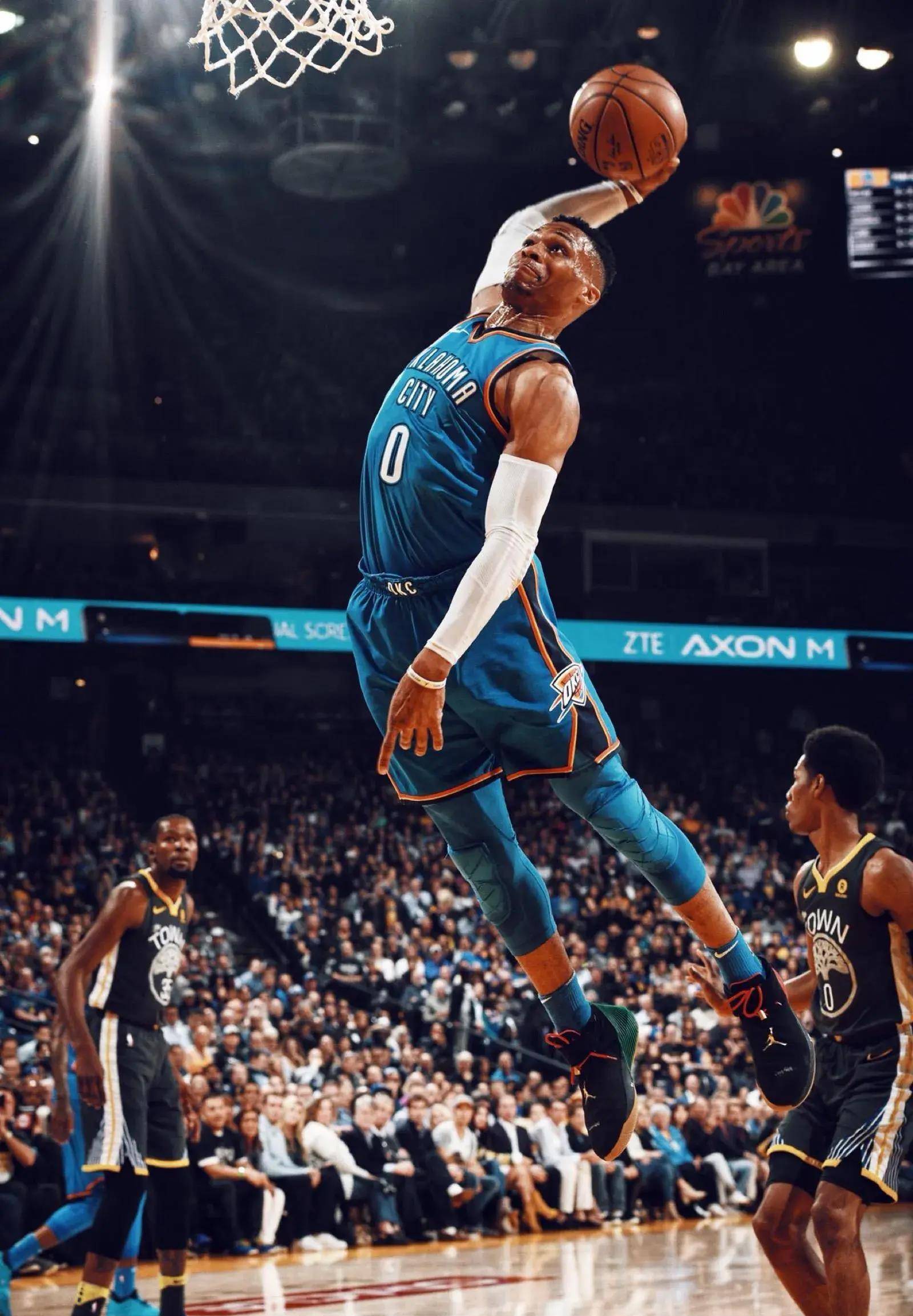 半场：勒沃库森5-0海登海姆，希克闪击+双响，霍夫曼建功（半场战报：勒沃库森5-0领先海登海姆，希克开场破门梅开二度，霍夫曼也进球）